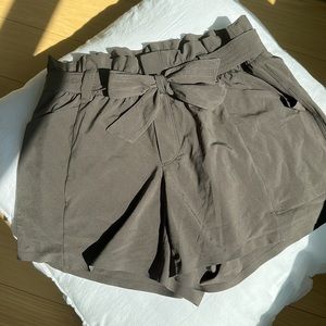 Athleta skyline short size 4